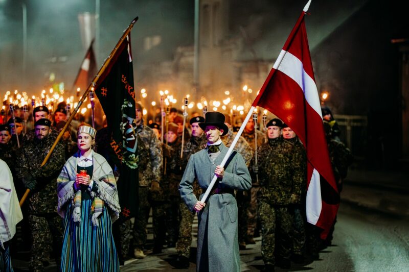 Lāčplēša dienas lāpu gājiens