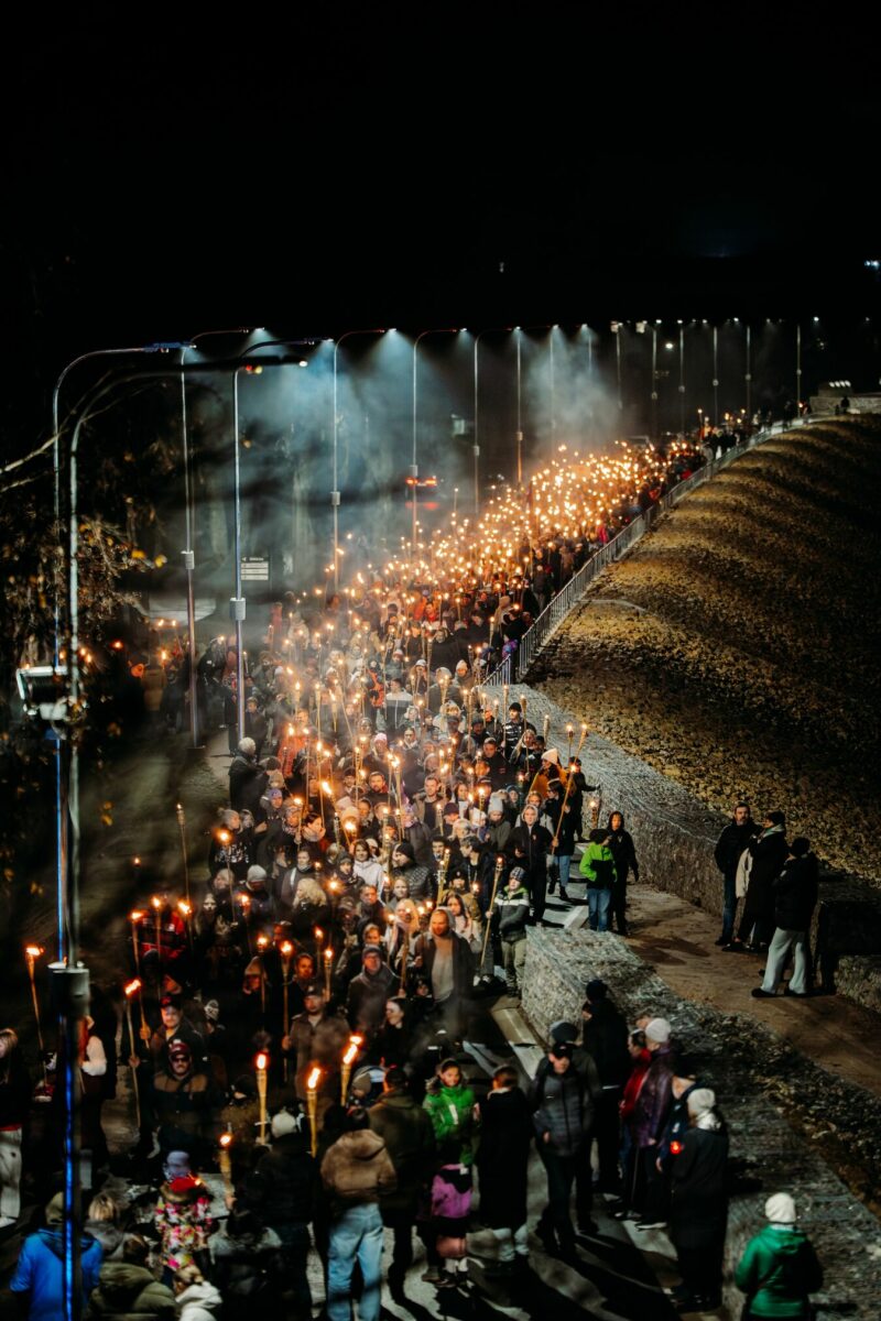 Lāčplēša dienas lāpu gājiens