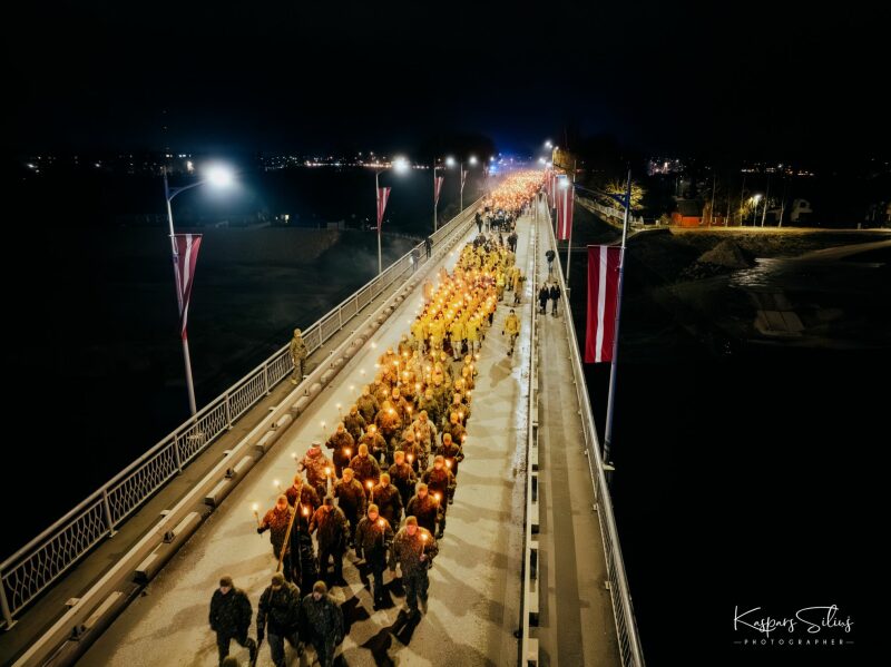 Lāčplēša dienas lāpu gājiens Jēkabpilī