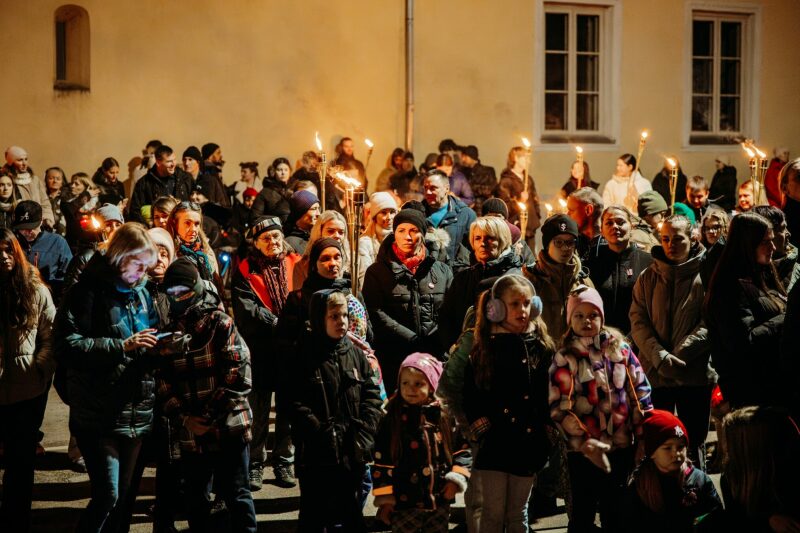Lāčplēša dienas lāpu gājiens
