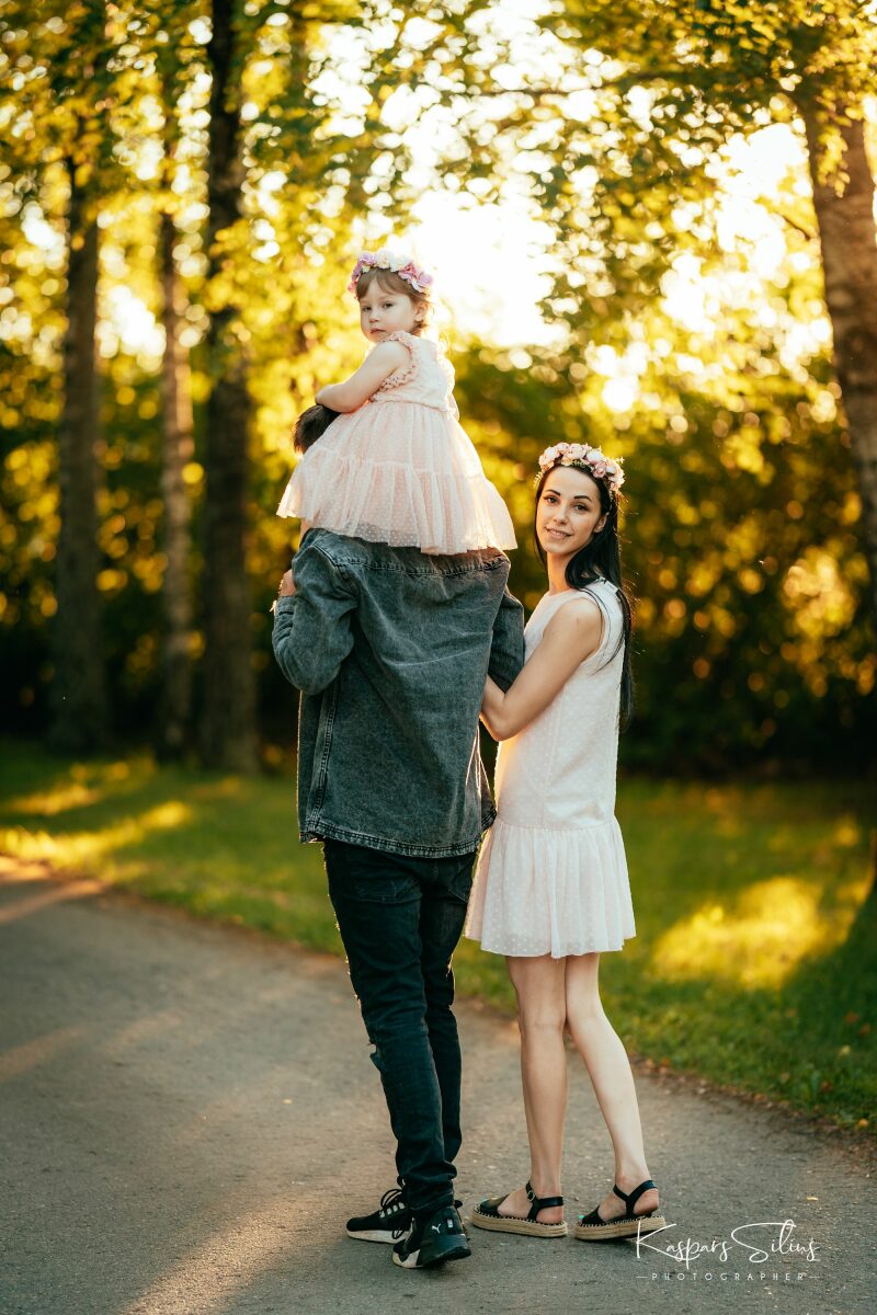 Laura, Dārta un Elvijs