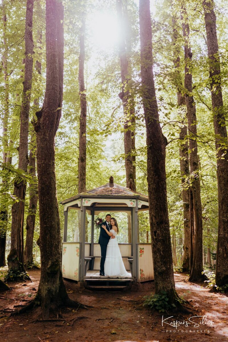 Laura & Edgars