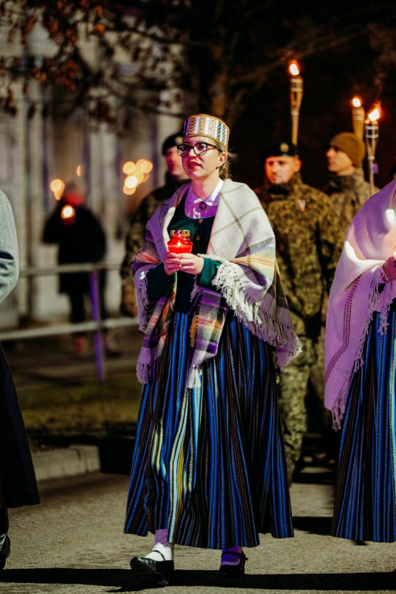 Lāčplēša dienas lāpu gājiens