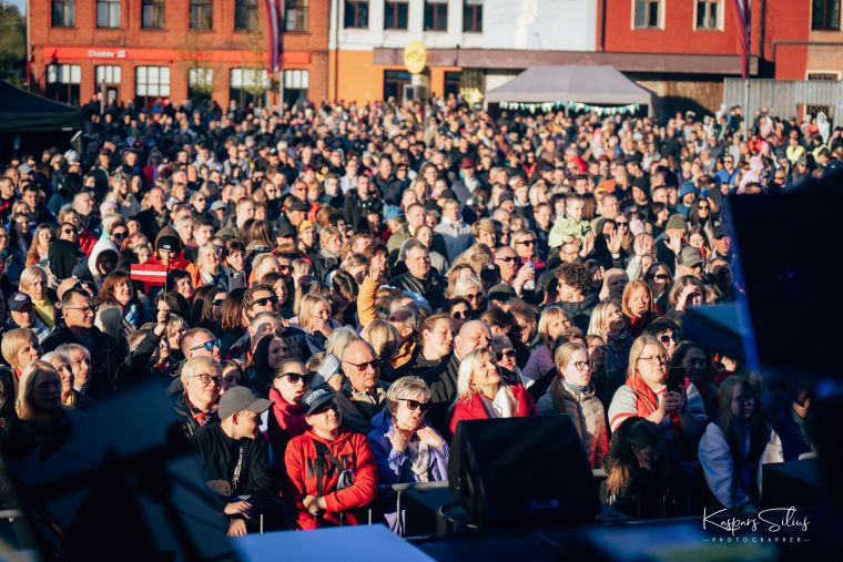 Jēkabpils varoņu godināšana un grupa Jumprava