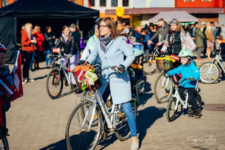 Jēkabpils varoņu godināšana un grupa Jumprava